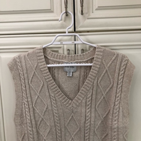 Pink Rose women’s knit sweater vest - Picture 2 of 11